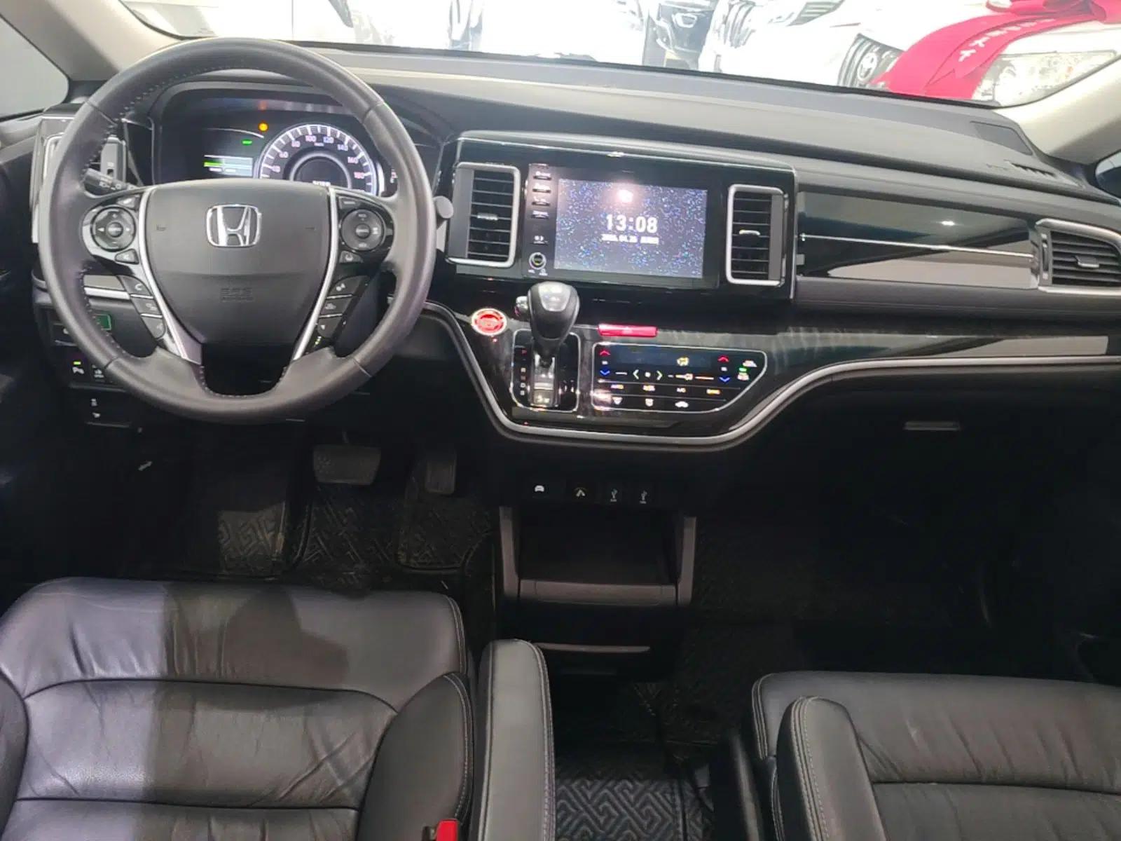 Honda Elysion 2019 2.0L Hybrid Luxury Edition — миниатюра 13