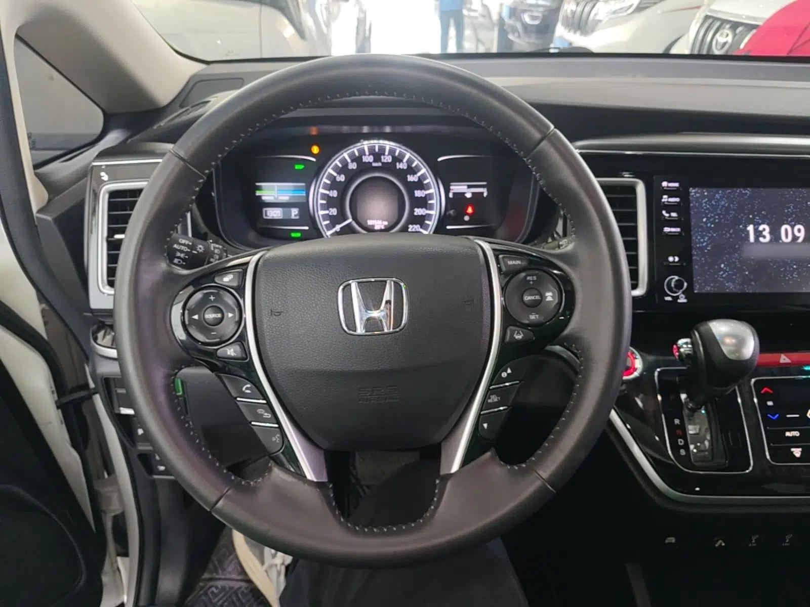 Honda Elysion 2019 2.0L Hybrid Luxury Edition — миниатюра 14