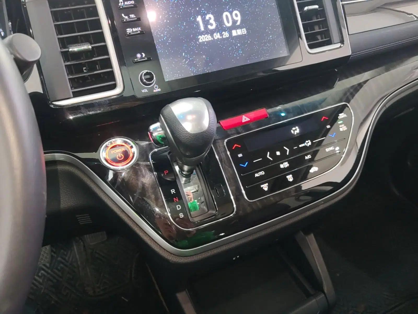 Honda Elysion 2019 2.0L Hybrid Luxury Edition — миниатюра 17