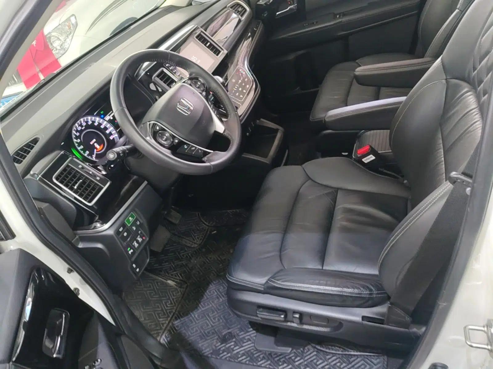 Honda Elysion 2019 2.0L Hybrid Luxury Edition — миниатюра 18