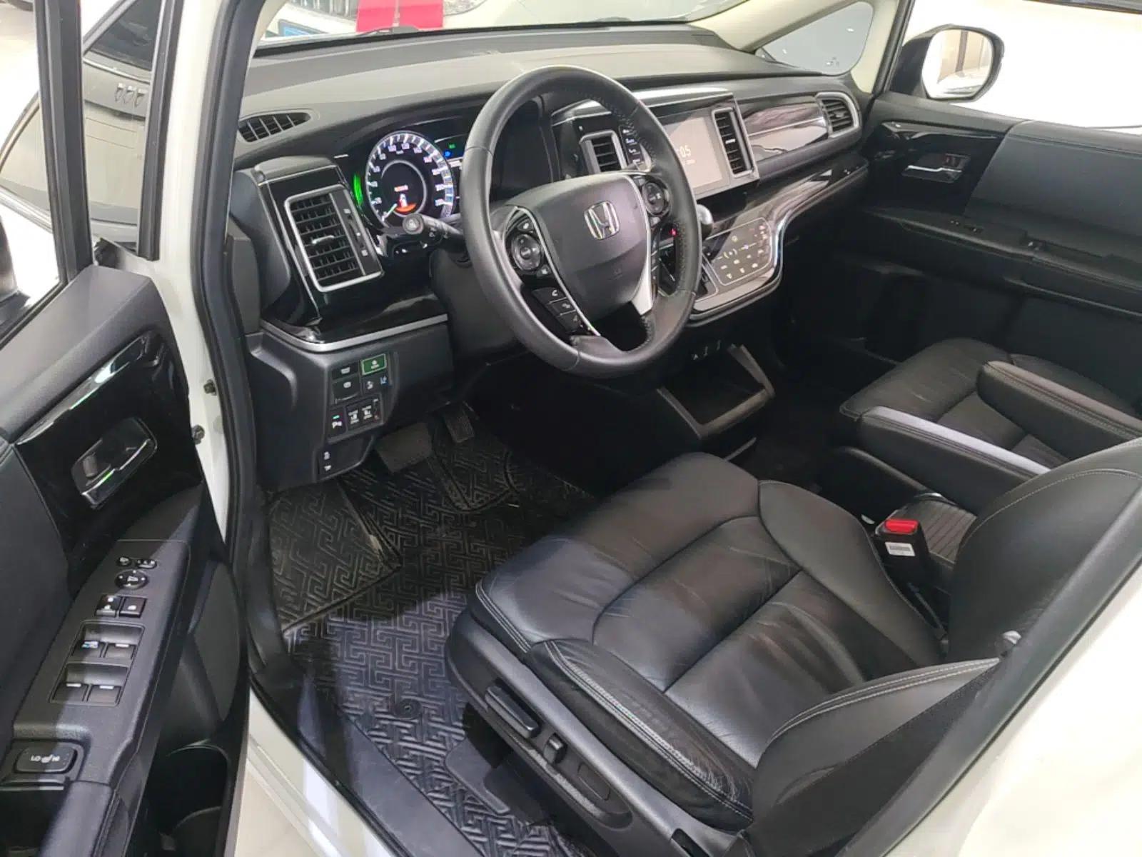 Honda Elysion 2019 2.0L Hybrid Luxury Edition — миниатюра 19