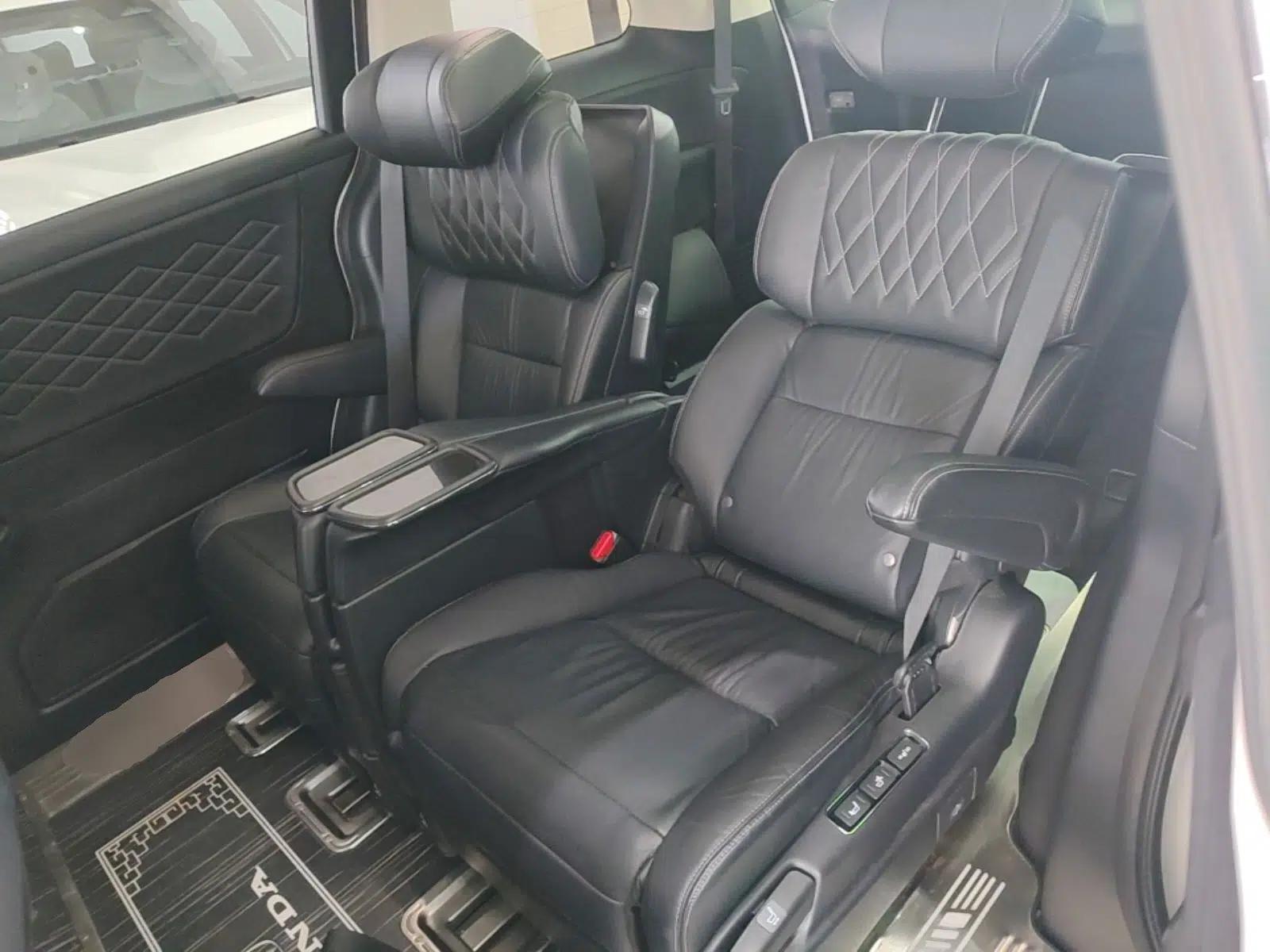 Honda Elysion 2019 2.0L Hybrid Luxury Edition — миниатюра 20