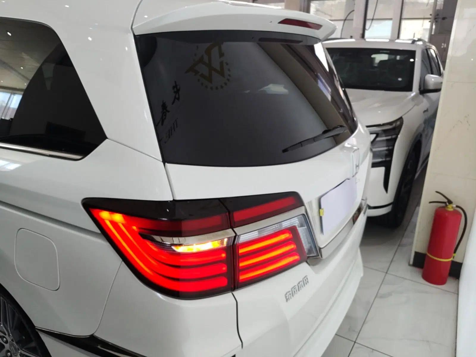 Honda Elysion 2019 2.0L Hybrid Luxury Edition — миниатюра 5
