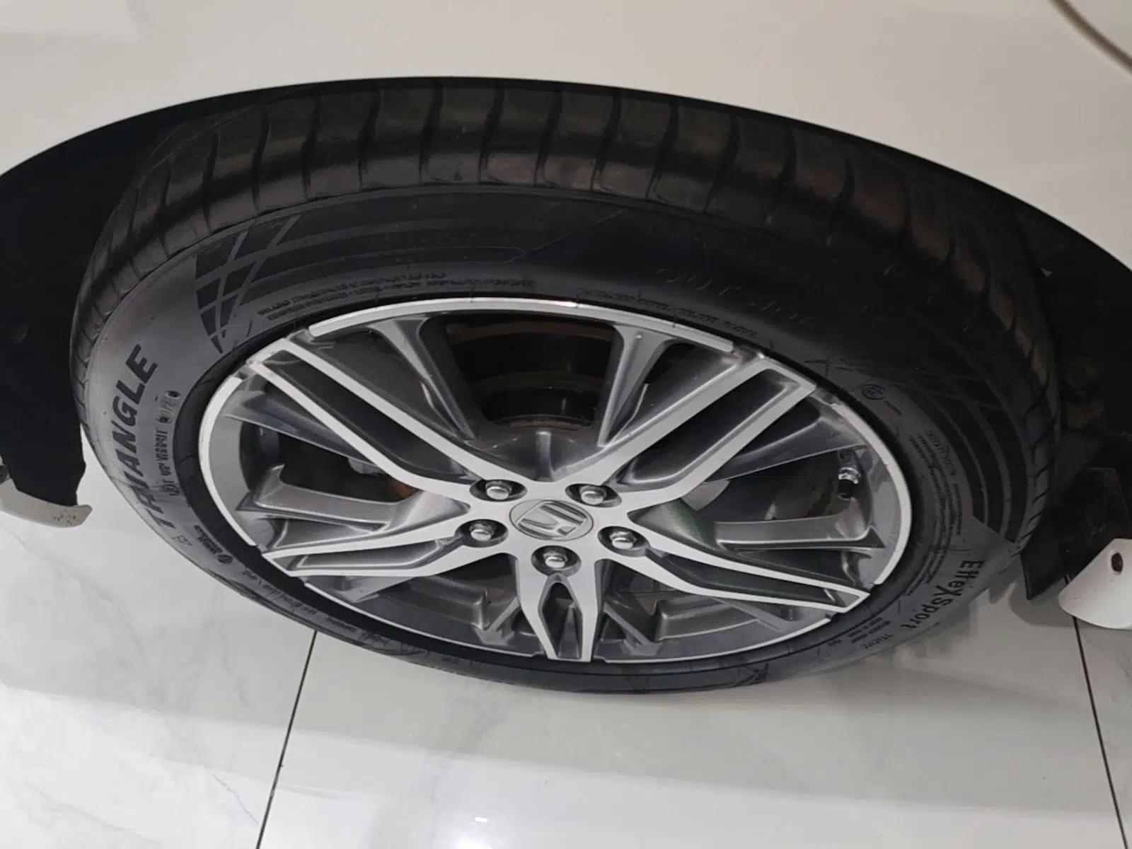 Honda Elysion 2019 2.0L Hybrid Luxury Edition — миниатюра 10