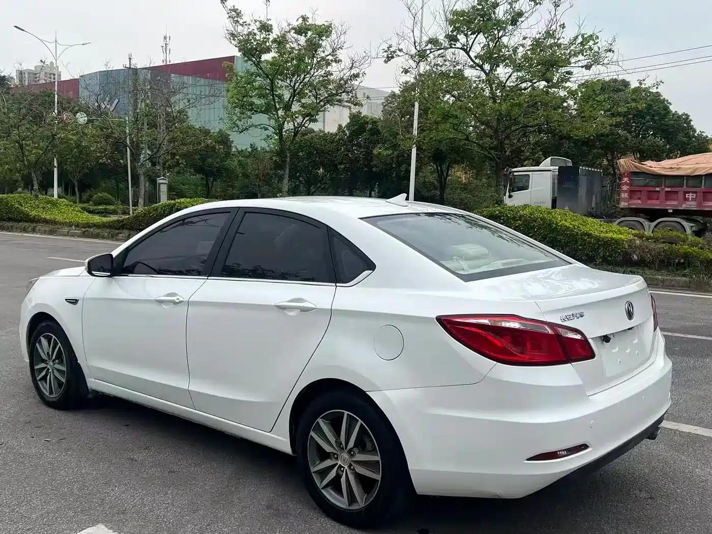 Changan Eado 2016 1.6L Manual Fashion Edition — миниатюра 5