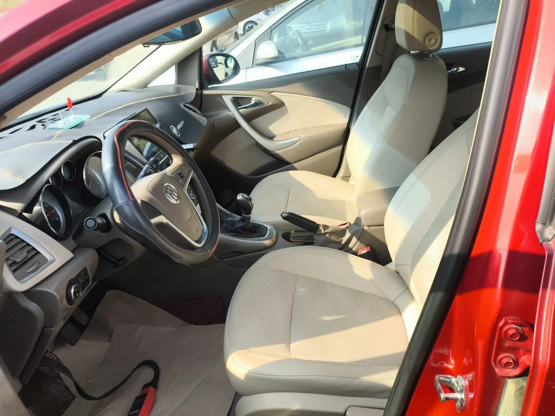 Buick GT 2013 GT 1.6L Manual Entry-Level Model — миниатюра 17