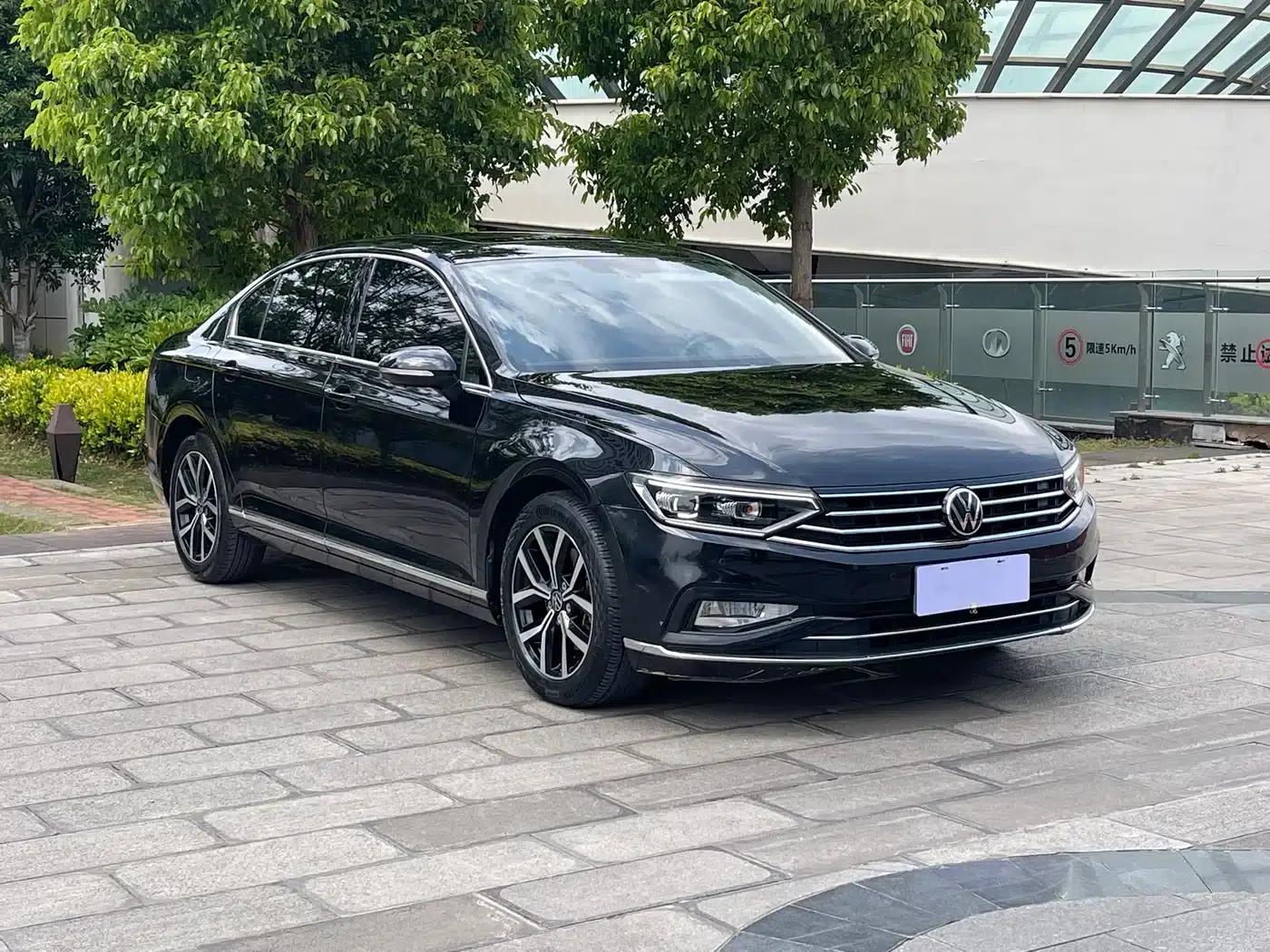 2020 Volkswagen Passat 330TSI DSG Leading Edition — миниатюра 3