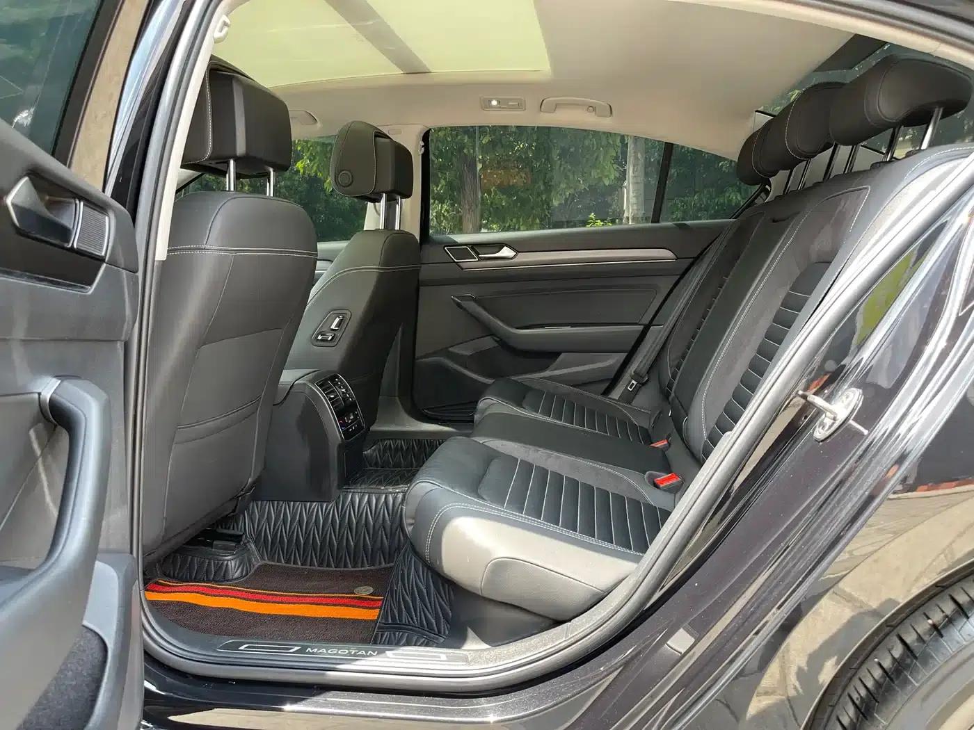 2020 Volkswagen Passat 330TSI DSG Leading Edition — миниатюра 9