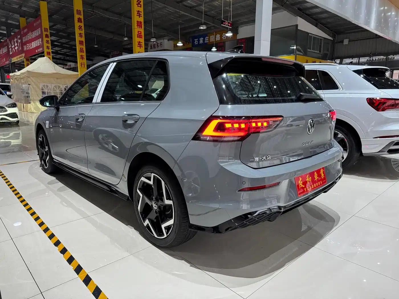 2025 Golf 300TSI R-Line — миниатюра 10