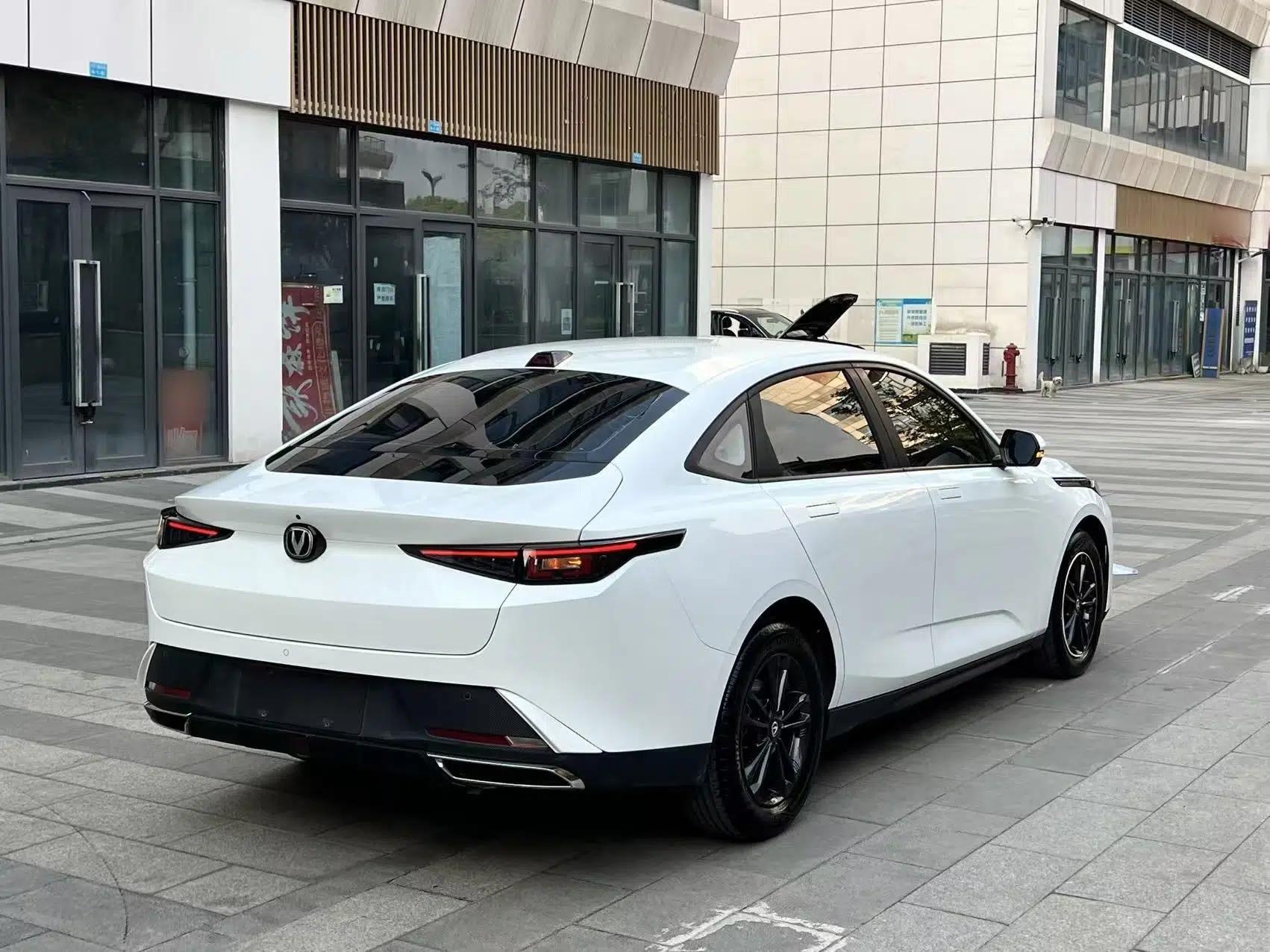 CHANGAN Eado DD 2023 Blue Whale NE 1.5T GDI DCT Luxury Edition — миниатюра 6