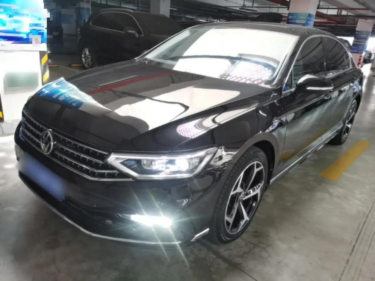 Volkswagen Magotan 2023 2 Million Units Limited Edition 330TSI DSG Leading Version — миниатюра 1