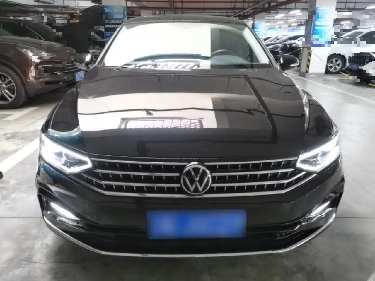 Volkswagen Magotan 2023 2 Million Units Limited Edition 330TSI DSG Leading Version — миниатюра 2