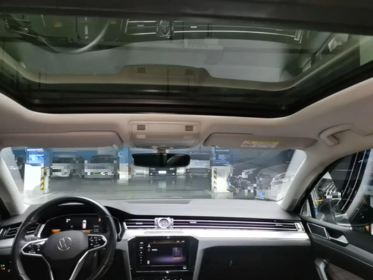 Volkswagen Magotan 2023 2 Million Units Limited Edition 330TSI DSG Leading Version — миниатюра 20