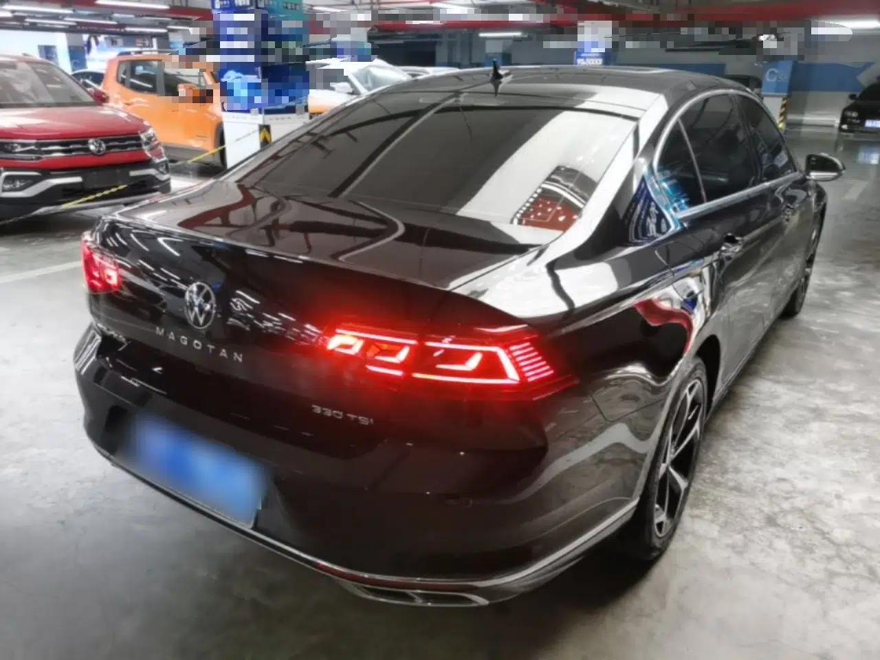 Volkswagen Magotan 2023 2 Million Units Limited Edition 330TSI DSG Leading Version — миниатюра 4