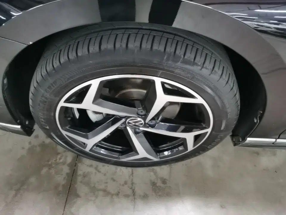 Volkswagen Magotan 2023 2 Million Units Limited Edition 330TSI DSG Leading Version — миниатюра 9