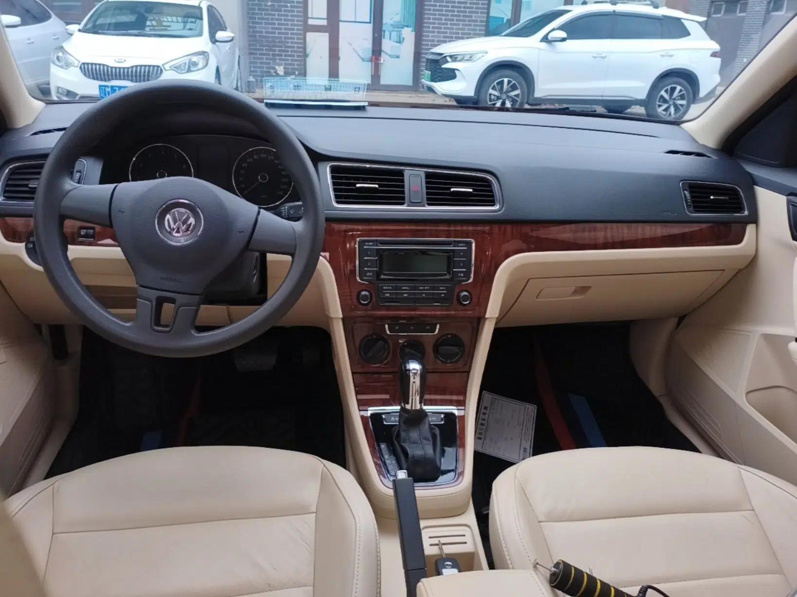 Volkswagen Lavida 2013 Restyled Classic 1.6L Automatic Comfort Edition — миниатюра 13