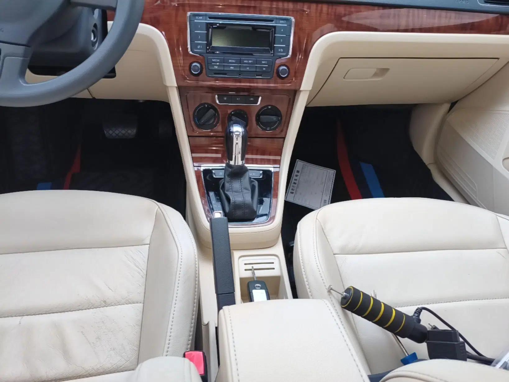 Volkswagen Lavida 2013 Restyled Classic 1.6L Automatic Comfort Edition — миниатюра 17