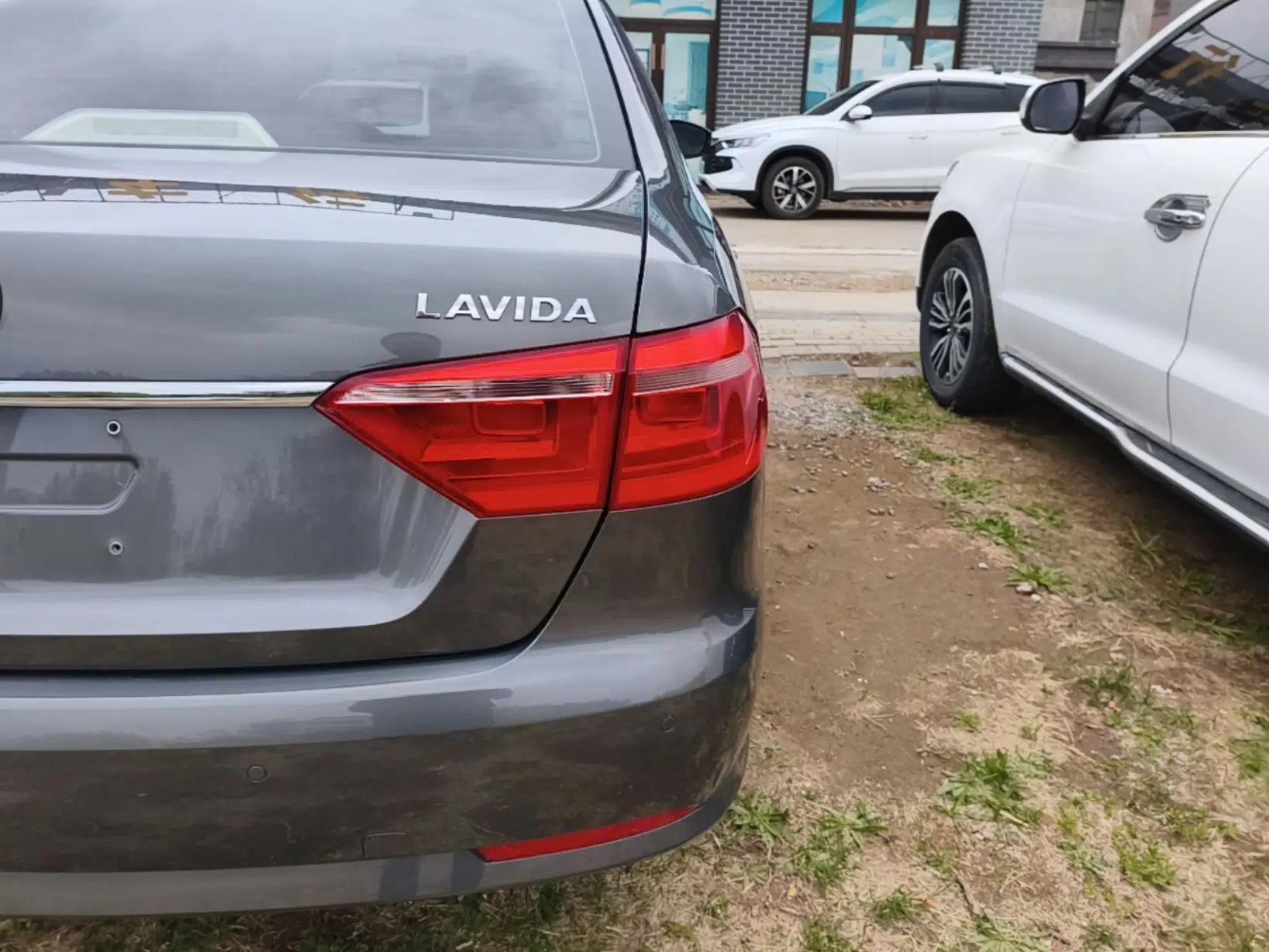 Volkswagen Lavida 2013 Restyled Classic 1.6L Automatic Comfort Edition — миниатюра 7