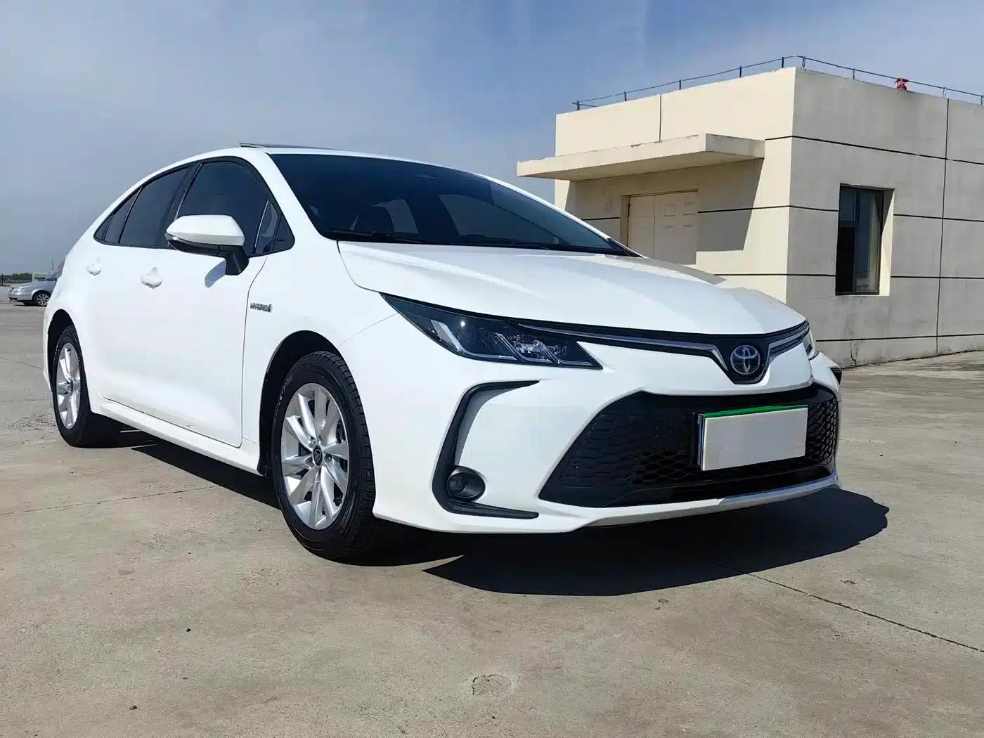 2024 Toyota Corolla 1.8L Intelligent Hybrid Elite Edition — миниатюра 3