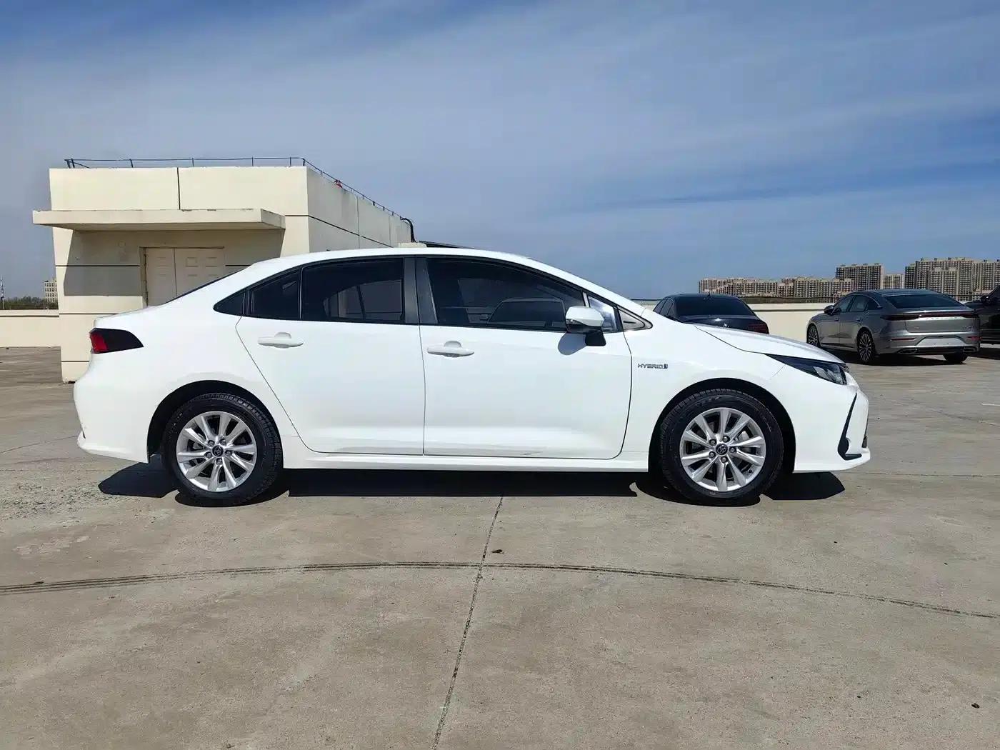2024 Toyota Corolla 1.8L Intelligent Hybrid Elite Edition — миниатюра 4