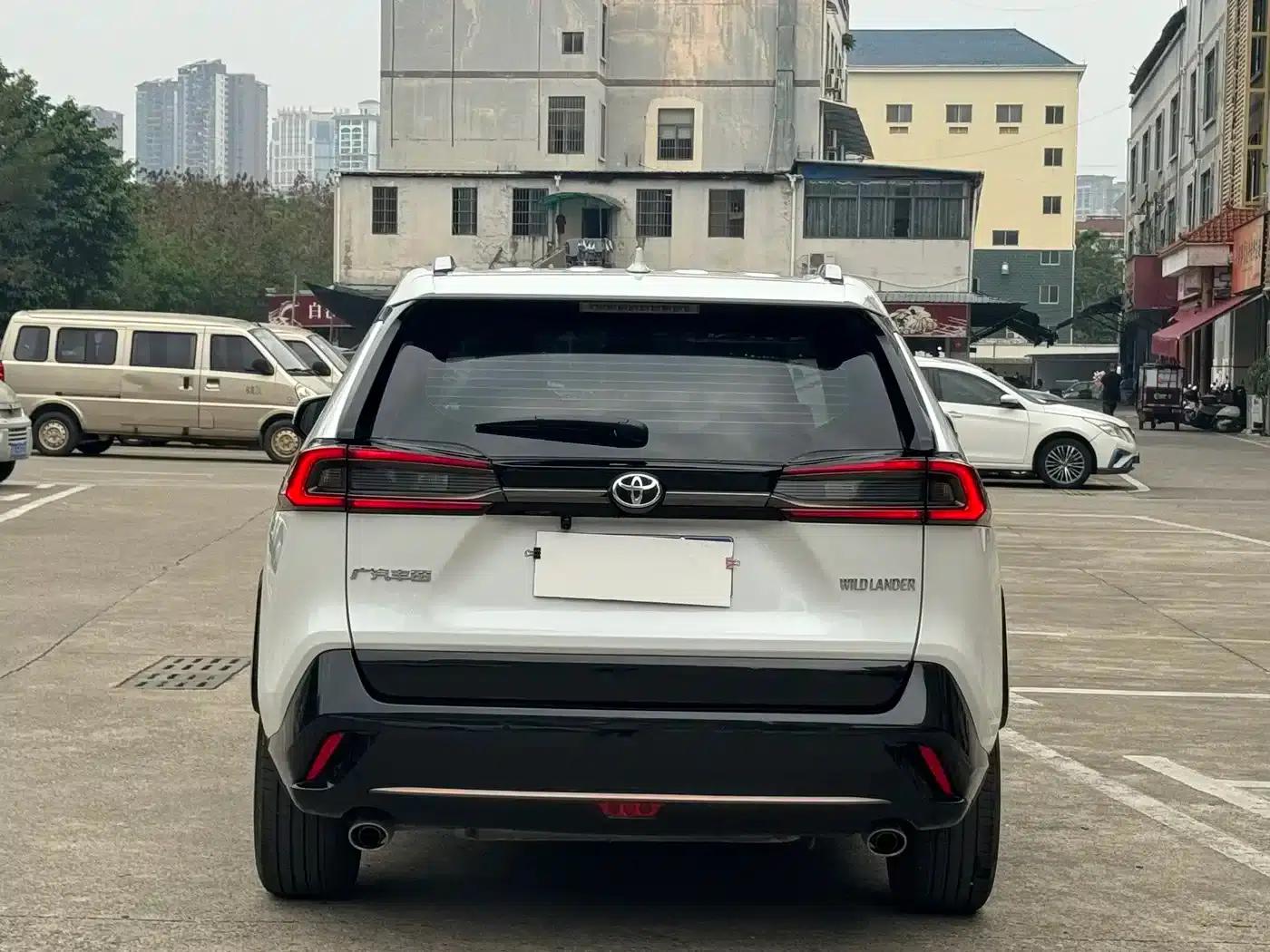 2024 Toyota RAV4 2.0L CVT 2WD Urban Edition — миниатюра 5