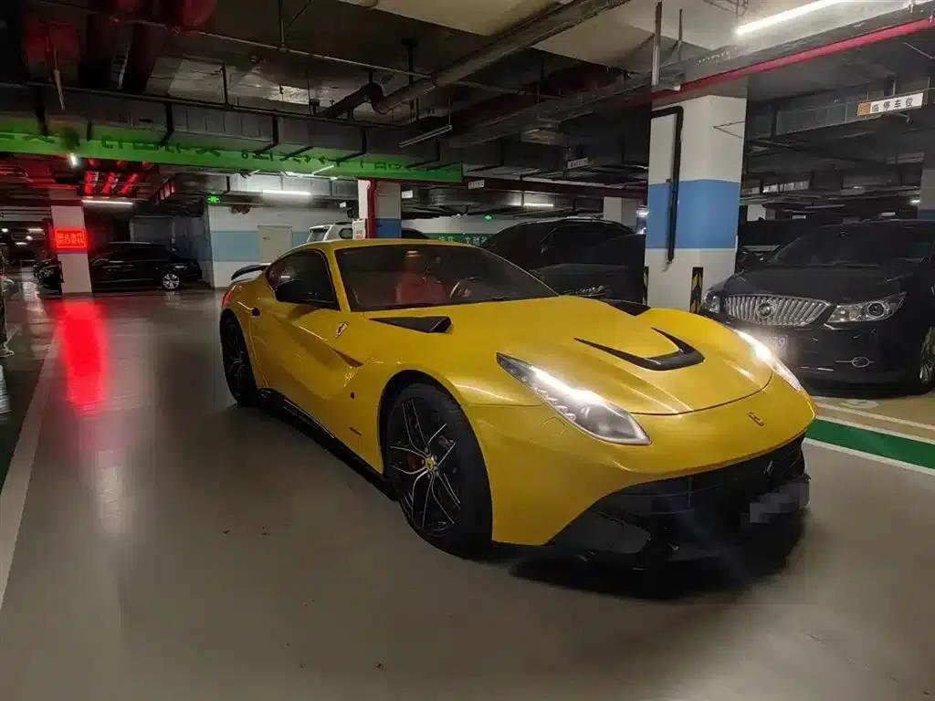2013 F12berlinetta 6.3L Standard Model — миниатюра 3