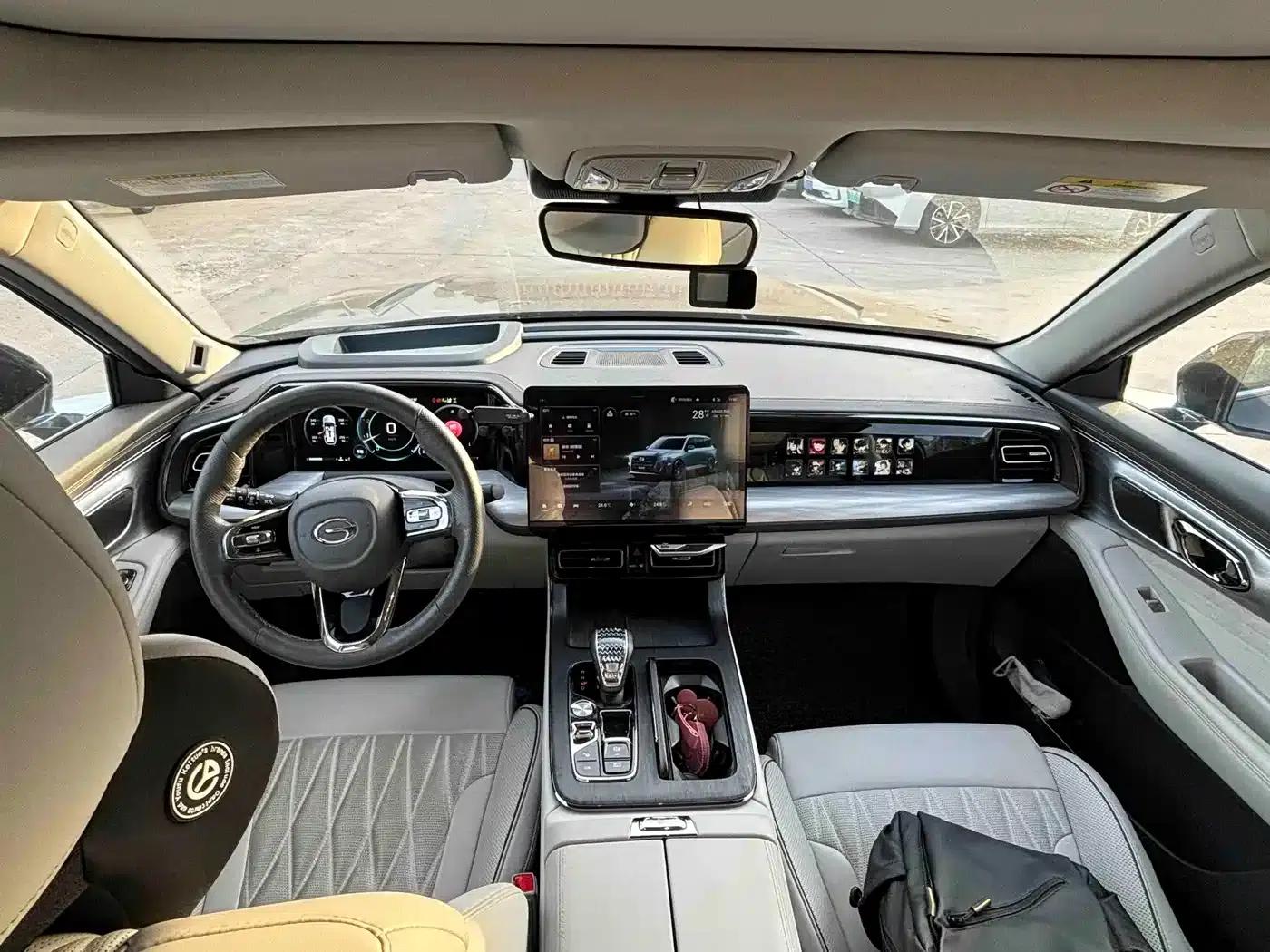 Trumpchi GS8 2022 Navigator Series 2.0TGDI 4WD Supreme Edition (Six Seats) — миниатюра 4