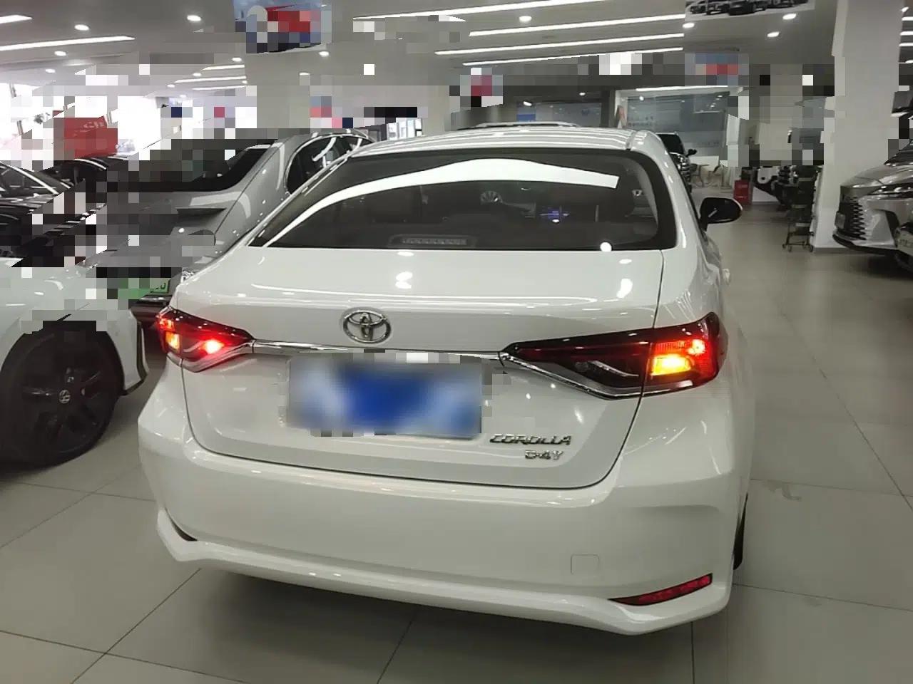 Toyota Corolla 2021 1.2T S-CVT Elite PLUS Edition — миниатюра 3