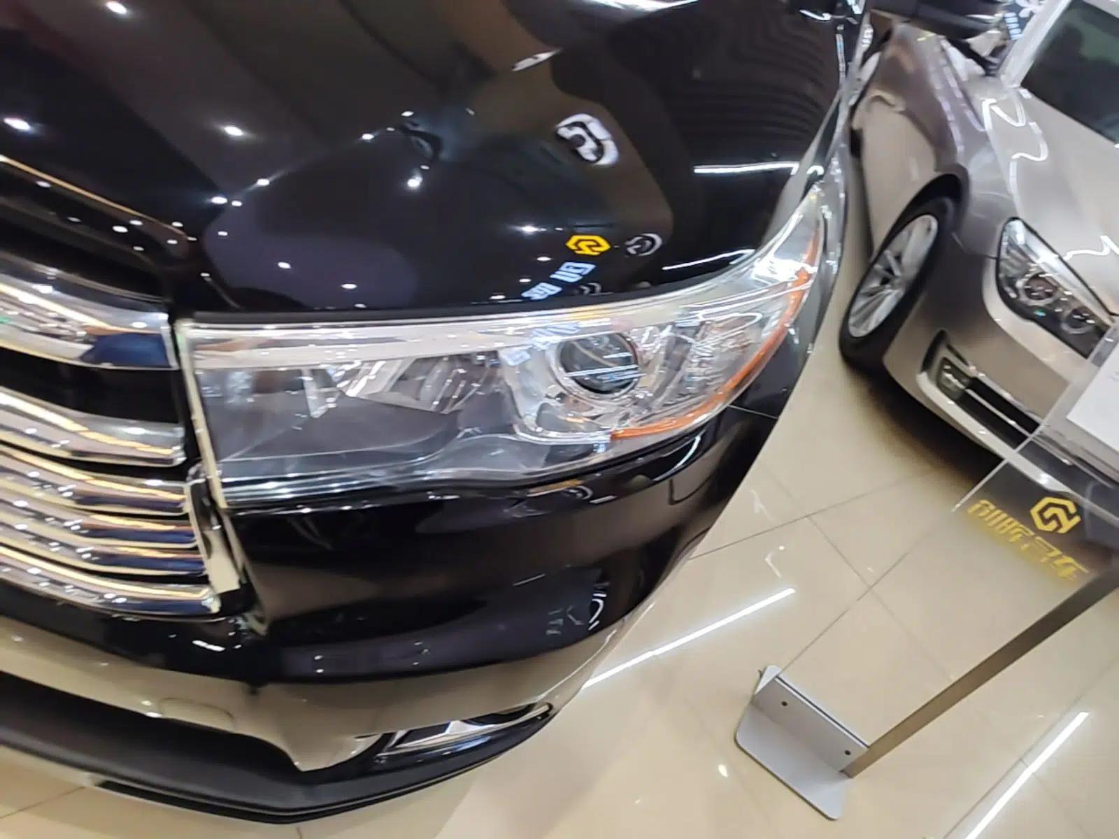 Toyota Highlander 2015 2.0T Four-Wheel Drive Luxury Edition 7-Seater — миниатюра 9