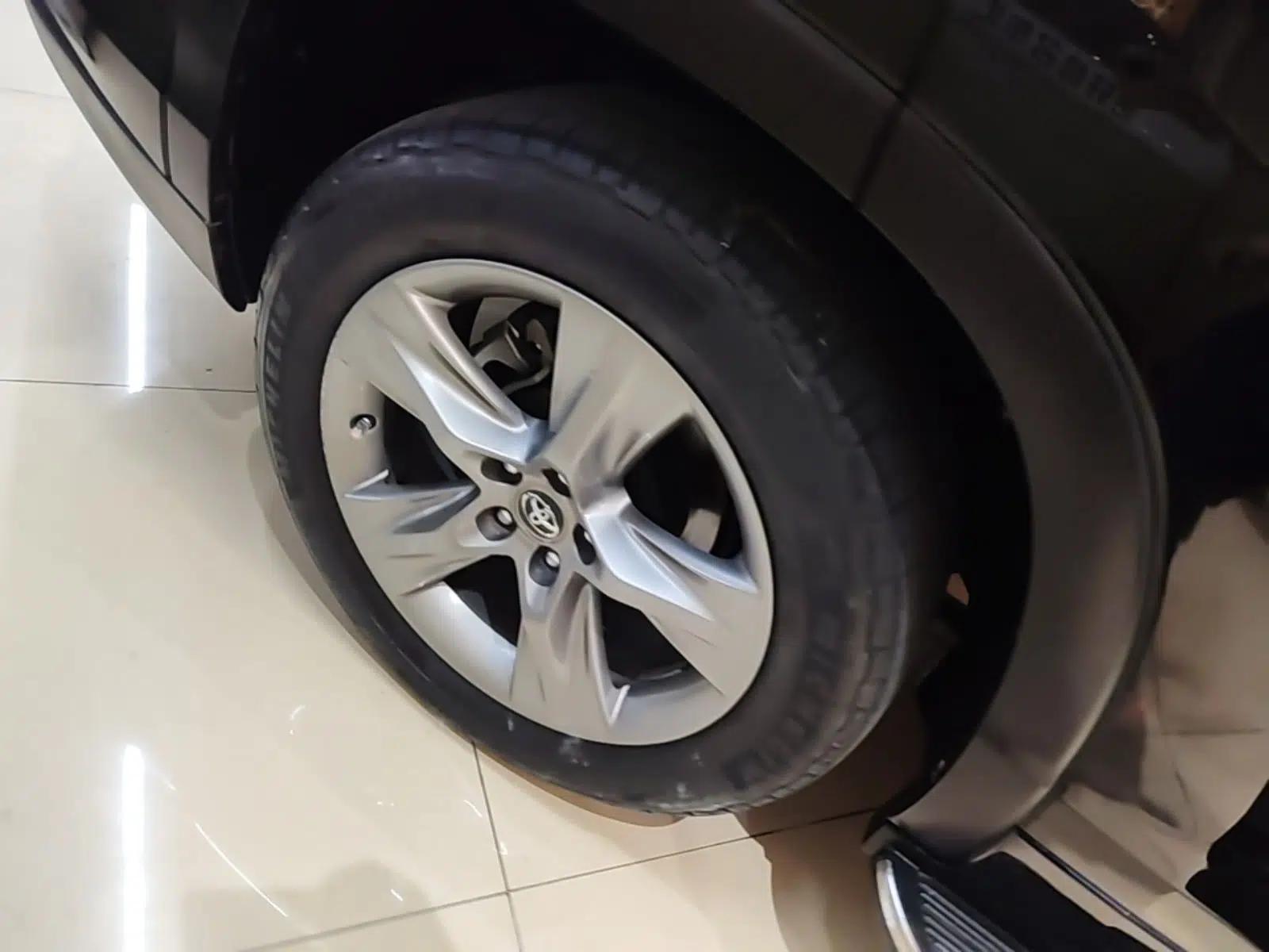 Toyota Highlander 2015 2.0T Four-Wheel Drive Luxury Edition 7-Seater — миниатюра 10