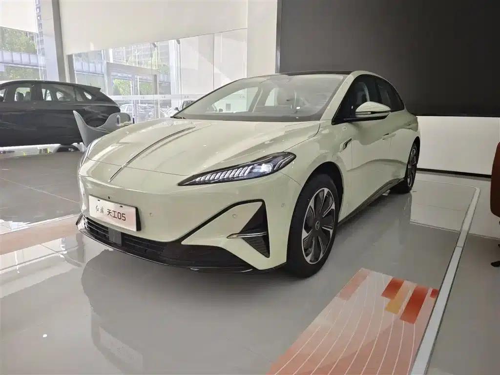 Hongqi Tiangong 05 2025 Model 550 Smart Selection Edition — миниатюра 1