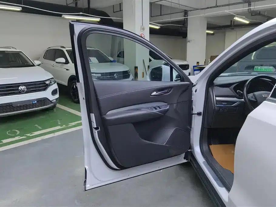 2020 Cadillac XT4 Facelift 28T Two-Wheel Drive Premium Model — миниатюра 7