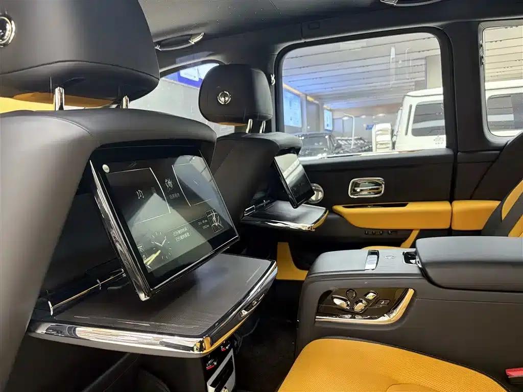 2018 Cullinan, four-seater version — миниатюра 14