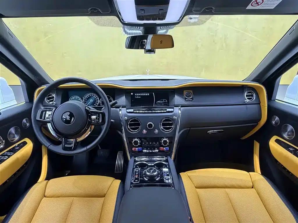 2018 Cullinan, four-seater version — миниатюра 7