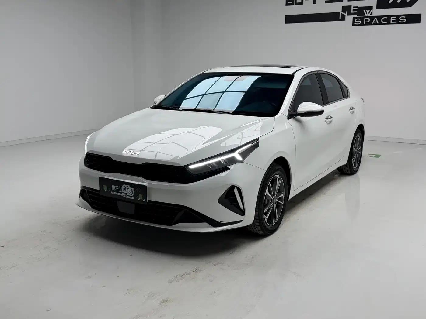 Kia K3 2023 1.5L CVT Luxury Edition — миниатюра 1