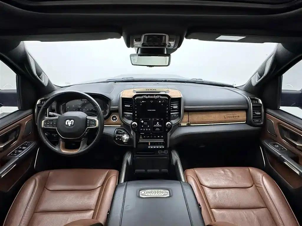 RAM Trucks 2023 5.7L Middle East Edition — миниатюра 16