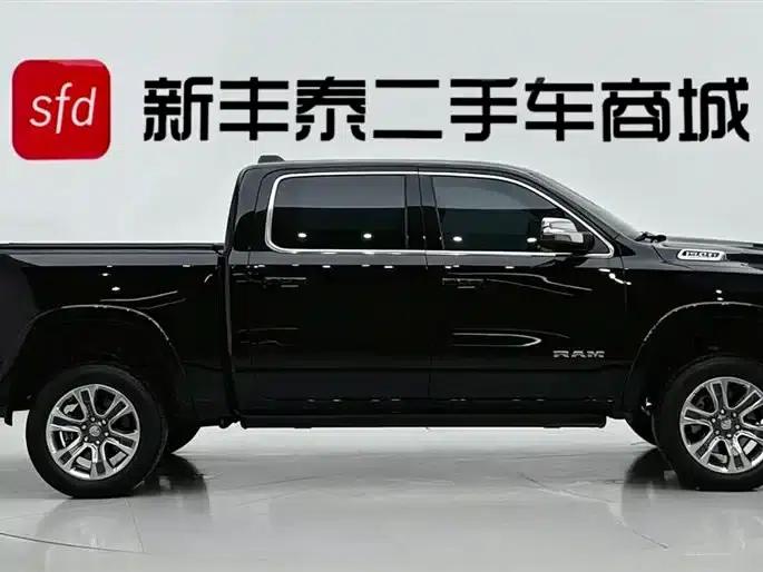 RAM Trucks 2023 5.7L Middle East Edition — миниатюра 3