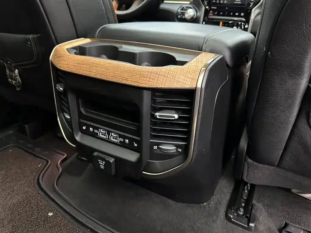 RAM Trucks 2023 5.7L Middle East Edition — миниатюра 21