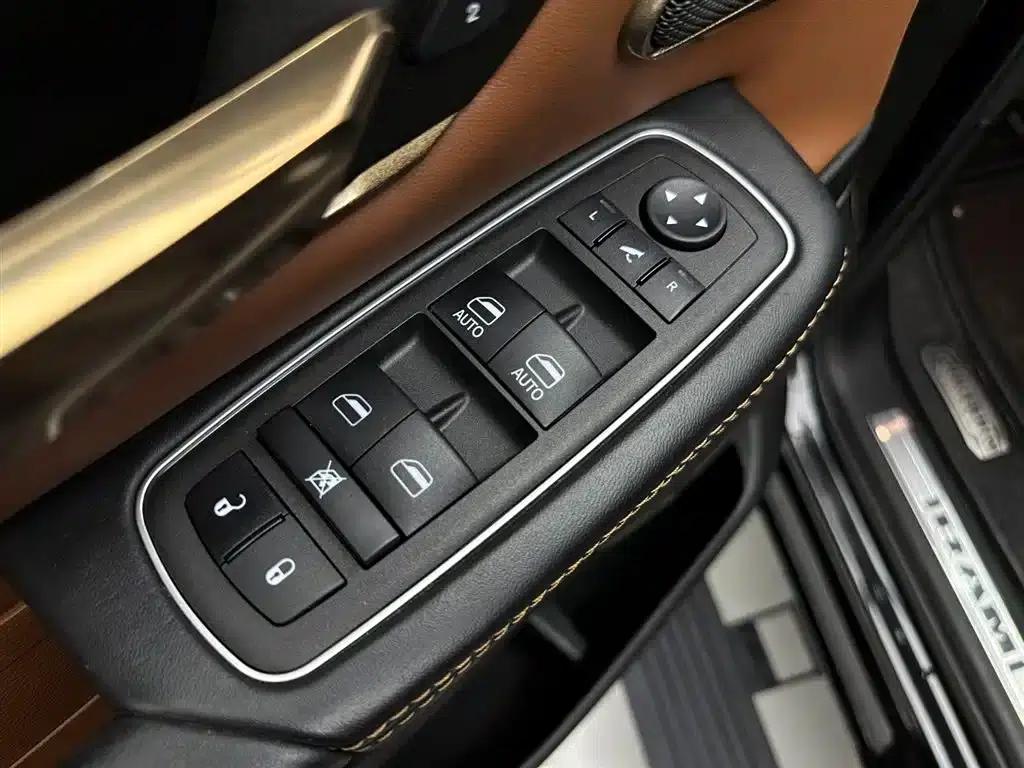 RAM Trucks 2023 5.7L Middle East Edition — миниатюра 22