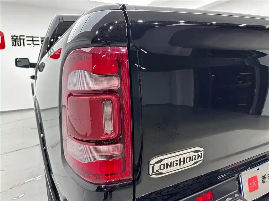 RAM Trucks 2023 5.7L Middle East Edition — миниатюра 27