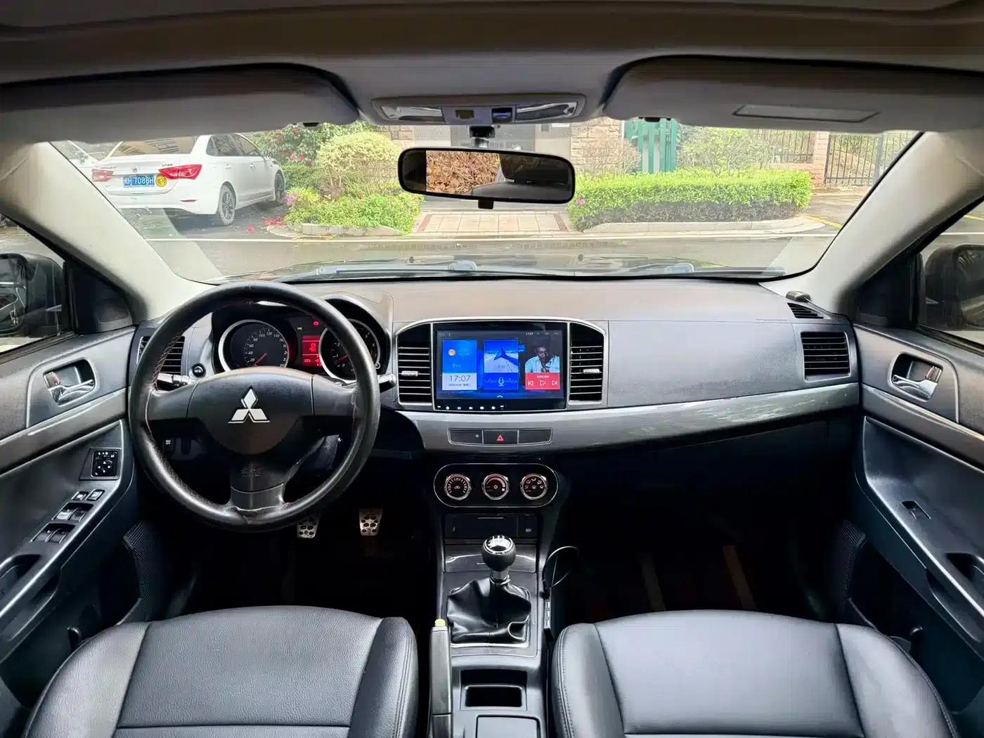 Lancer EX 2012 Luxury Edition 1.8L Manual — миниатюра 5