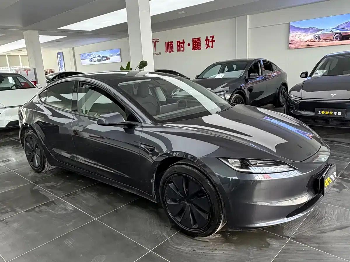 Model 3 2023 Rear-Wheel Drive — миниатюра 3