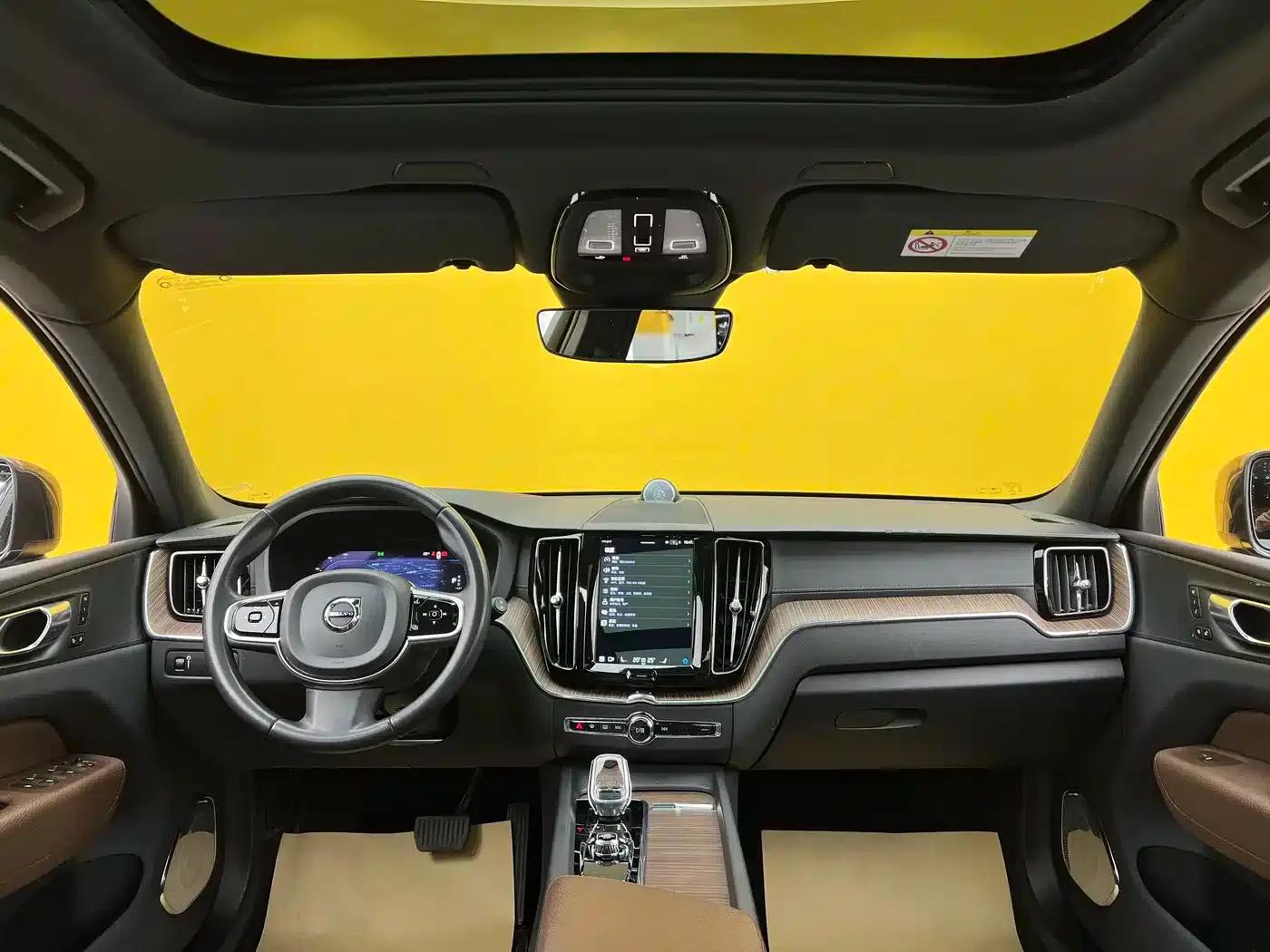 2022 Volvo XC60 B5 AWD Inscription Luxury Edition — миниатюра 25