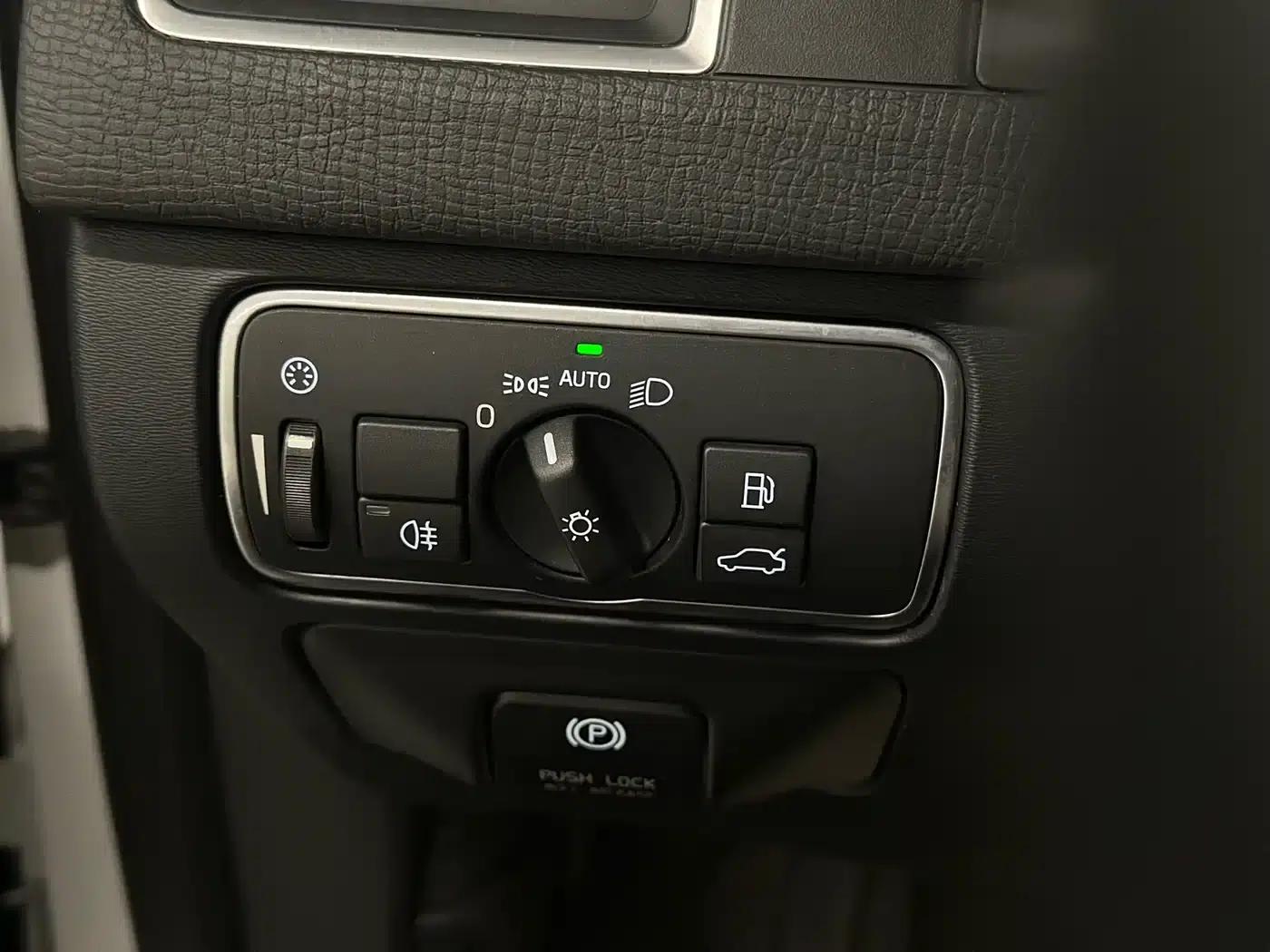 2014 Volvo XC60 Imported Model, Facelift, T5 Smart Edition — миниатюра 18