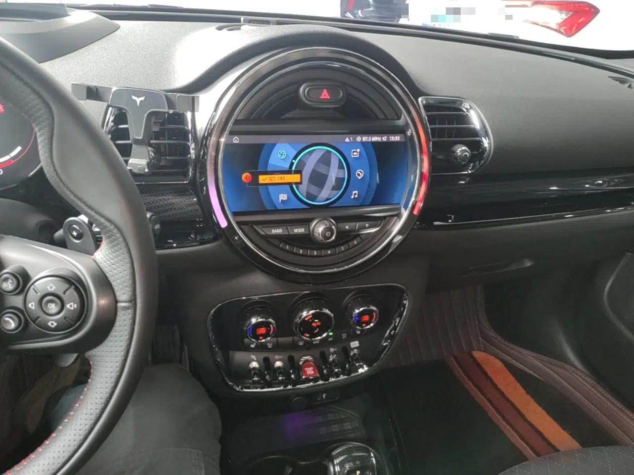 MINI JCW CLUBMAN 2021 2.0T JOHN COOPER WORKS ALL-IN — миниатюра 16