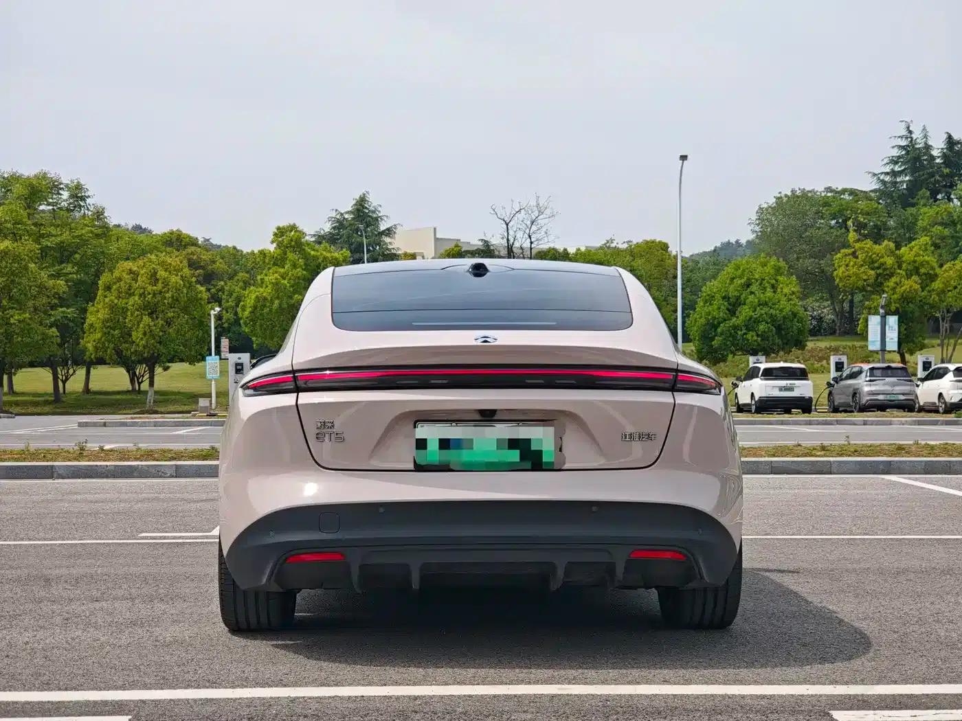 NIO ET5 2022 model 75kWh — миниатюра 10