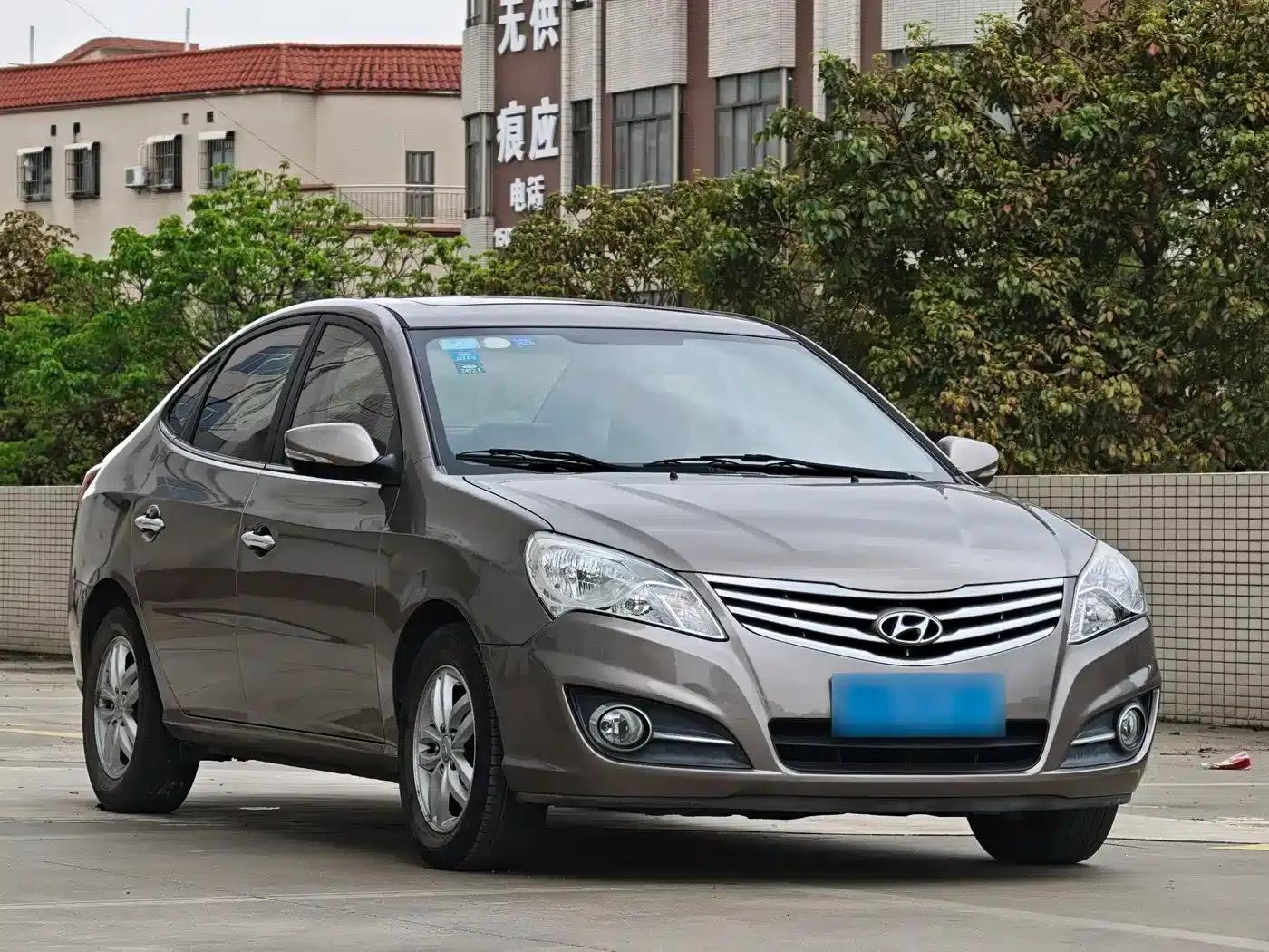 Hyundai Elantra 2015 1.6L Manual Comfort Edition — миниатюра 3