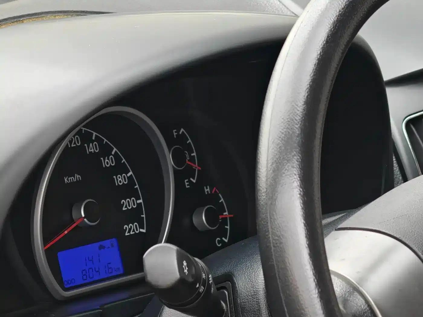 Hyundai Elantra 2015 1.6L Manual Comfort Edition — миниатюра 10