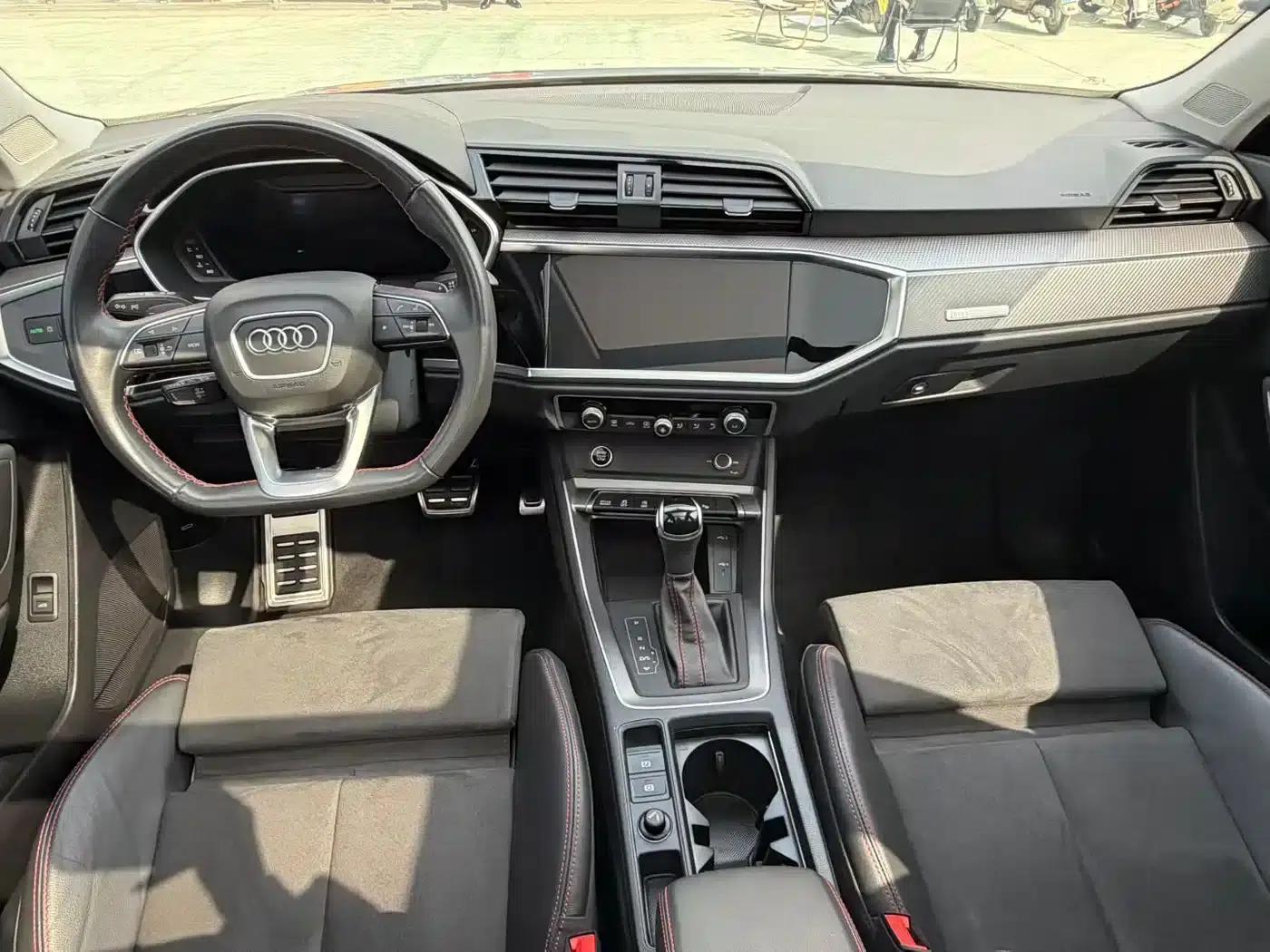 Audi Q3 2023 40 TFSI RS Package Sport Edition — миниатюра 4