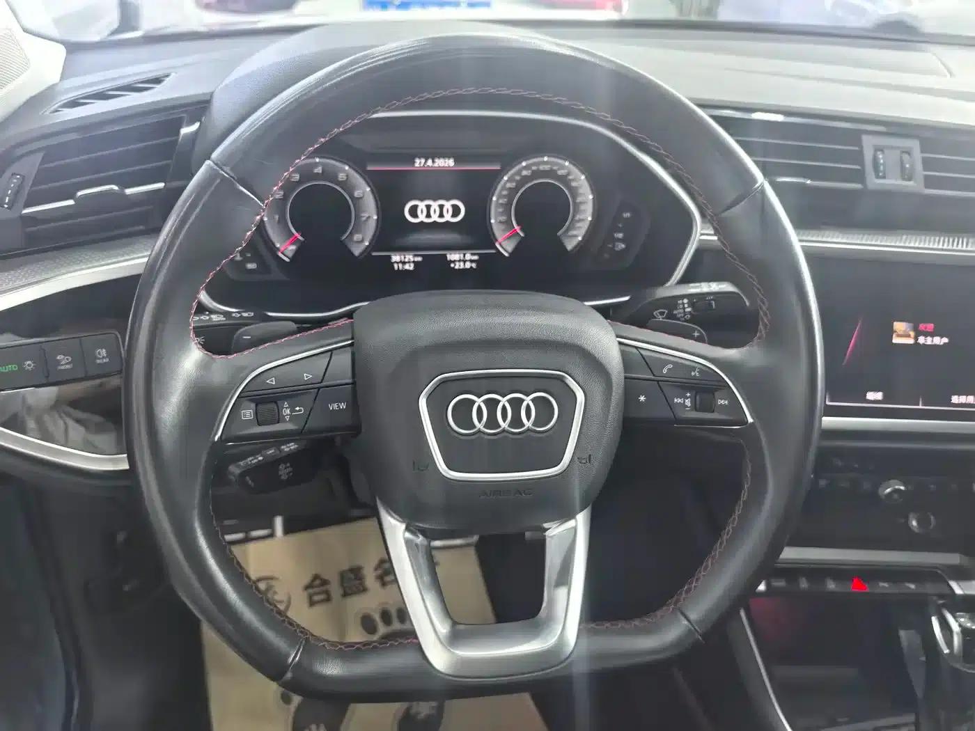 Audi Q3 2023 40 TFSI RS Package Sport Edition — миниатюра 10